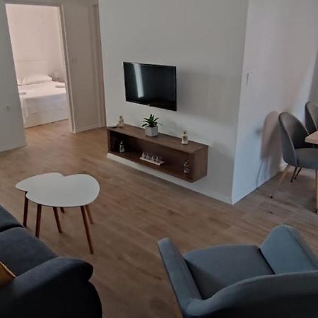 Apartments Alen Vir Εξωτερικό φωτογραφία