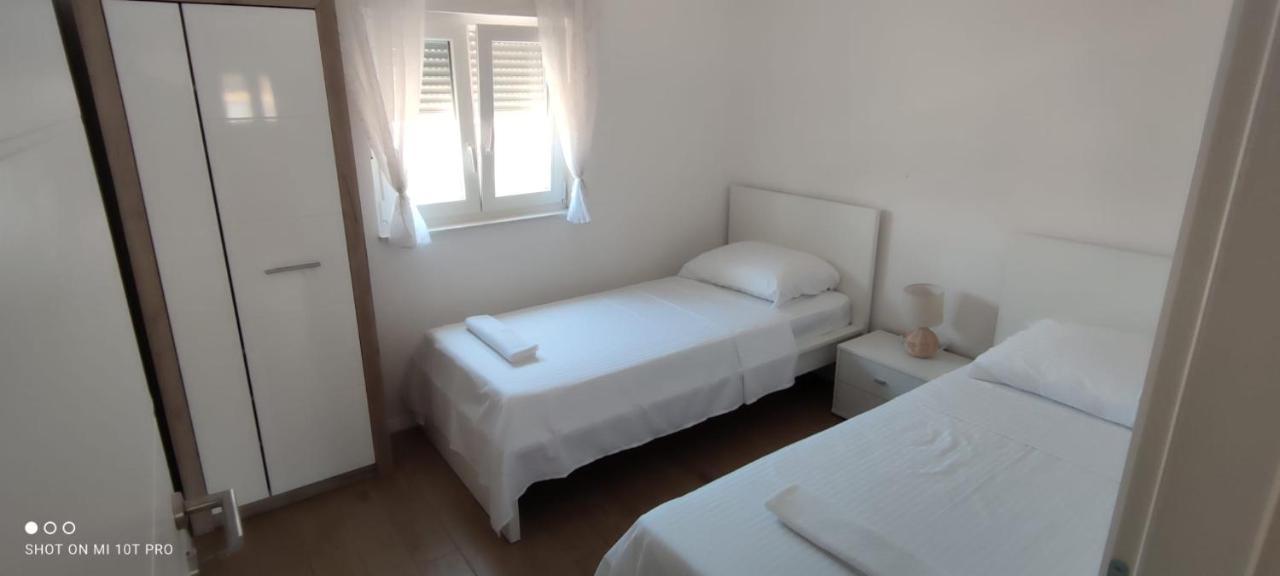 Apartments Alen Vir Εξωτερικό φωτογραφία